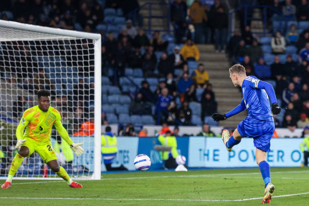 足球前进的 足球前进的