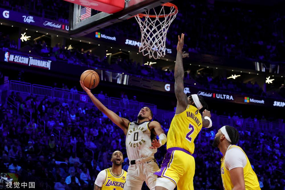 而海报标题 而海报标题