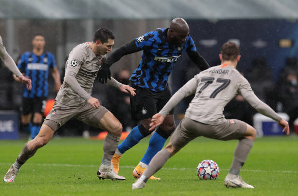 调整阵容应 调整阵容应